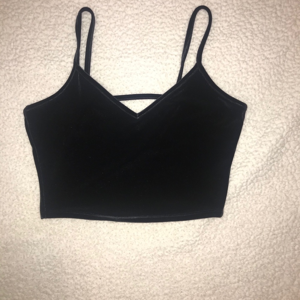 Velvet black noodle strap crop top